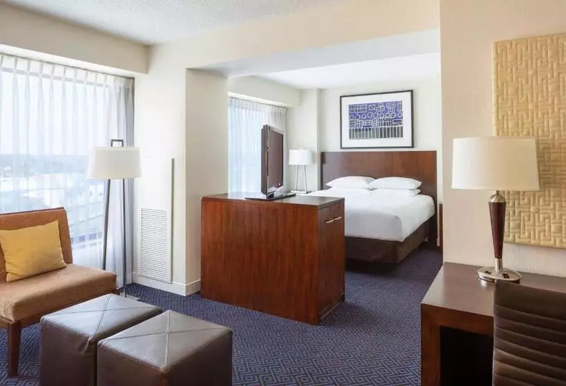 キングサイズベッドのスタンダードルーム, Hyatt Regency Lisle Near Naperville