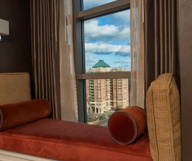 스위트, Hyatt Regency Reston