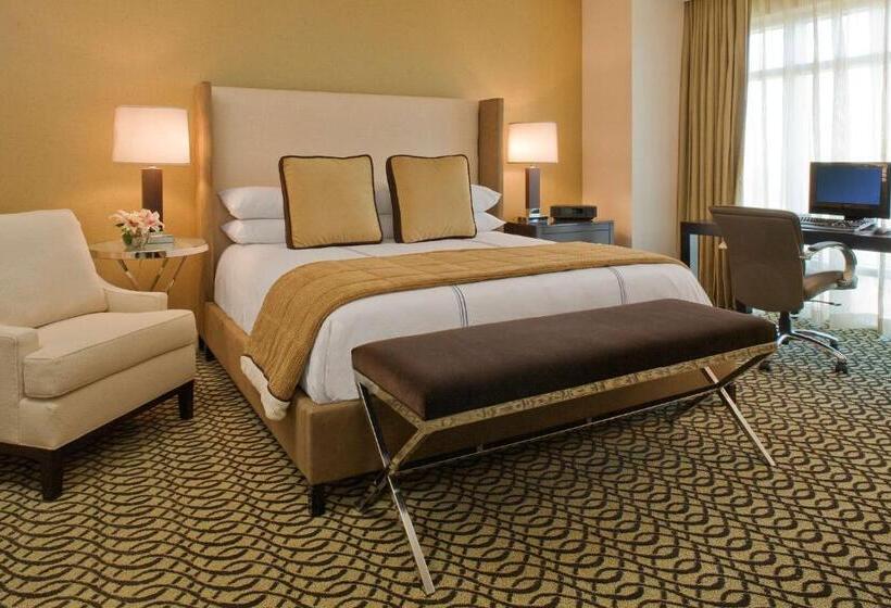 스위트, Hyatt Regency Reston