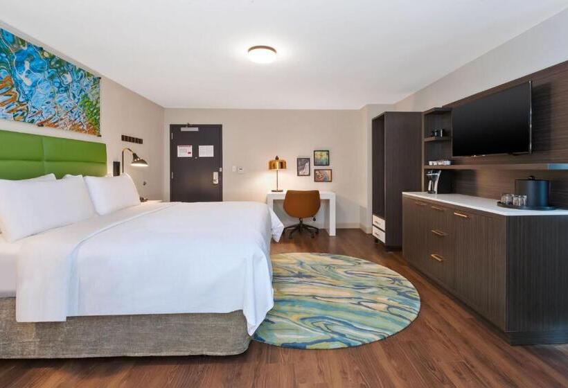 חדר דחוקס עם מיטת קינג, Indigo Rochester Mayo Clinic Area