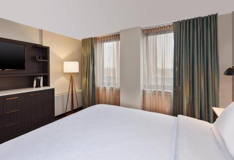 חדר סטנדרט מותאם לאדם עם מוגבלויות, Indigo Rochester Mayo Clinic Area