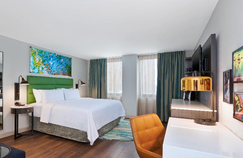 חדר סטנדרט עם מיטת קינג, Indigo Rochester Mayo Clinic Area