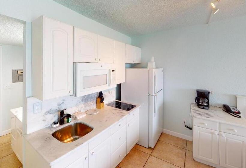 스탠다드 룸 더블 침대 2개, Island Inn Beach Resort