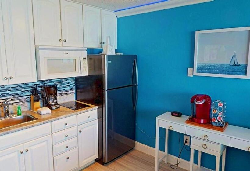 이그제큐티브 룸 킹사이즈 침대, Island Inn Beach Resort