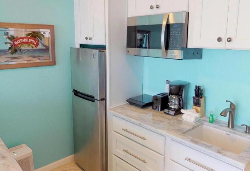 이그제큐티브 룸 킹사이즈 침대, Island Inn Beach Resort