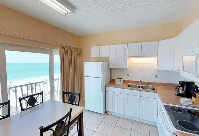 ペントハウスルーム, Island Inn Beach Resort