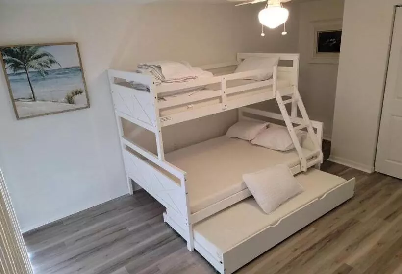 ペントハウススイート, Island Inn Beach Resort