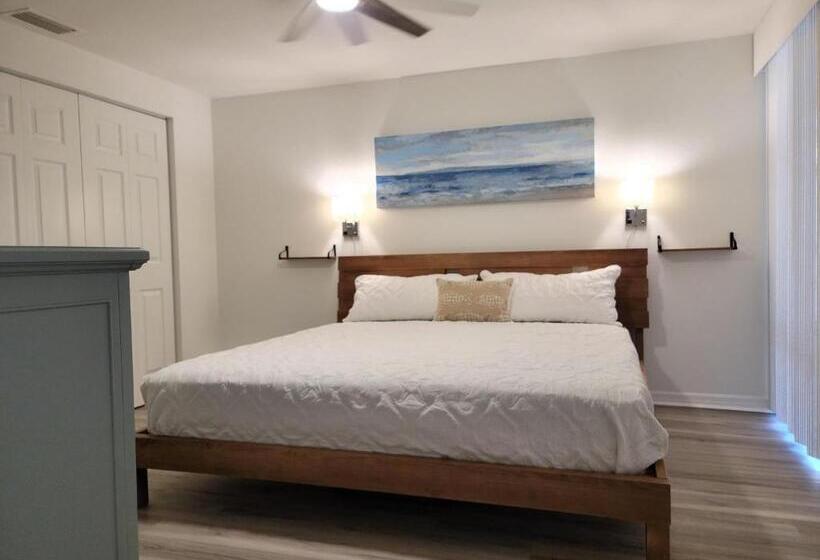 سوئیت پنت هاوس, Island Inn Beach Resort