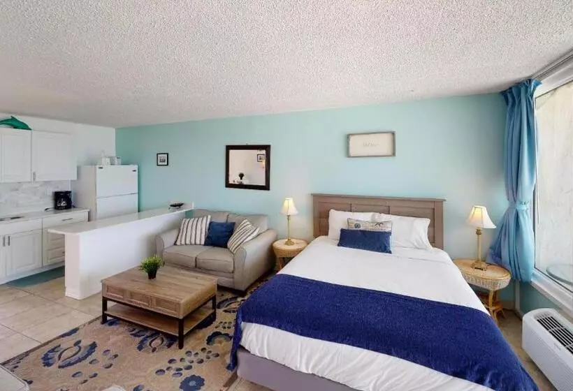 スイート, Island Inn Beach Resort