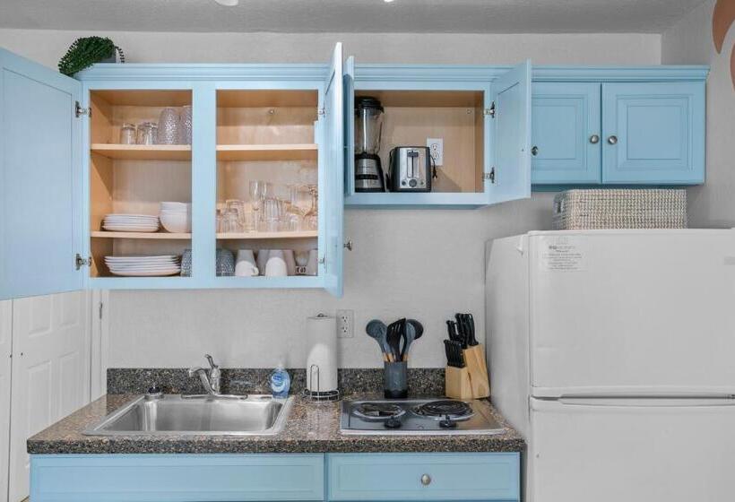 스위트 킹사이즈 침대, Island Inn Beach Resort