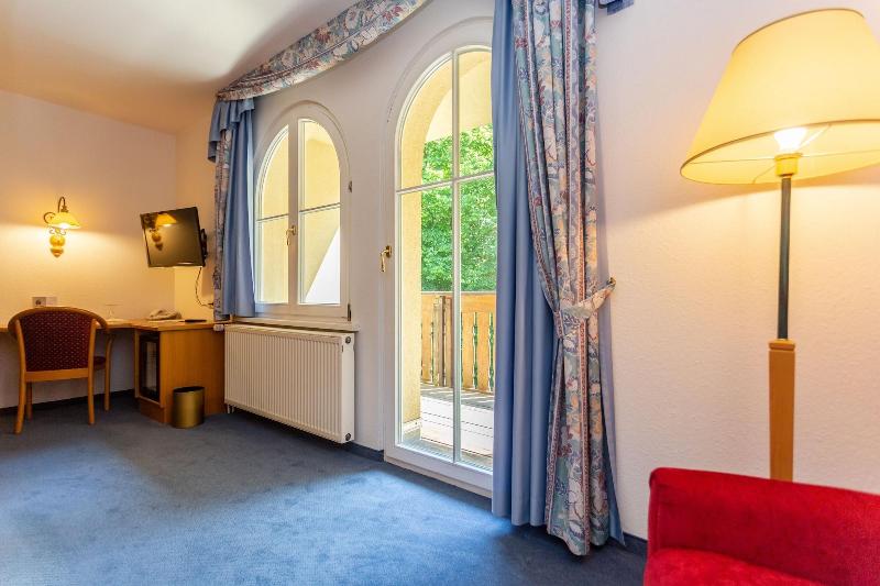 Standard Szoba King Size Bed, Magnuson Grand Hotel And Conference Center Tyler