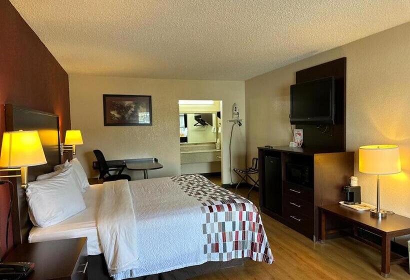 带大床的高级房间, Red Roof Inn Fredericksburg South