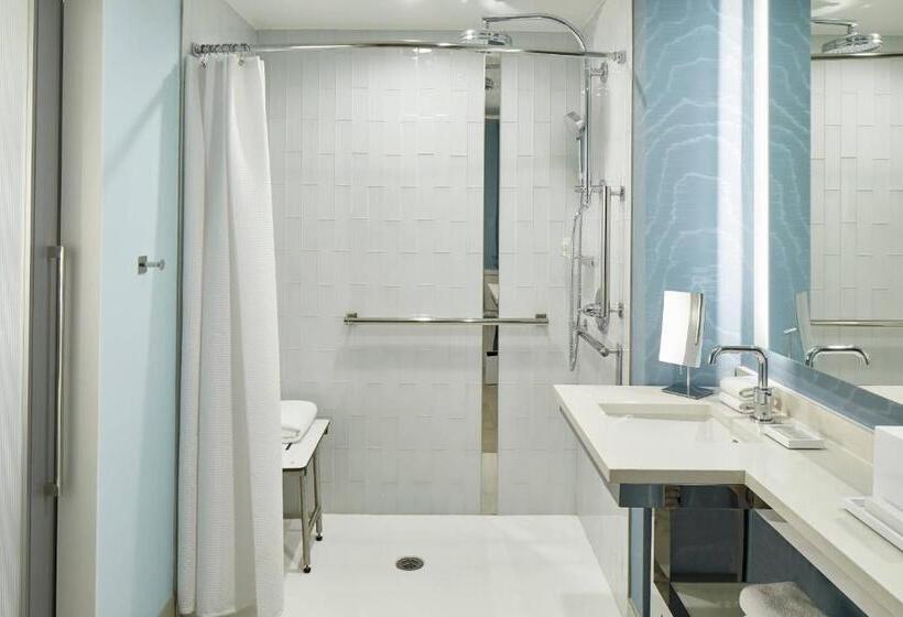 غرفة كلوب سرير كينج, Renaissance Charlotte Southpark