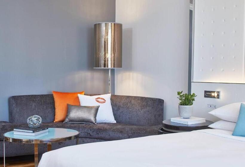 غرفة كلوب سرير كينج, Renaissance Charlotte Southpark