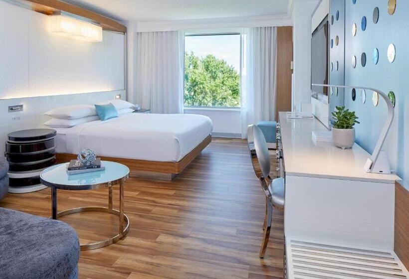 غرفة كلوب سرير كينج, Renaissance Charlotte Southpark