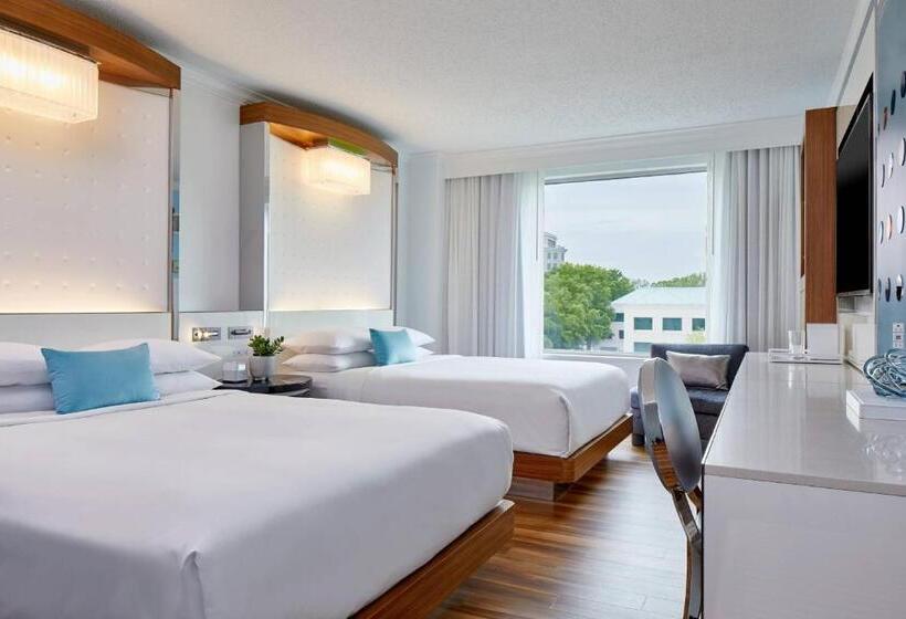 غرفة كلوب, Renaissance Charlotte Southpark