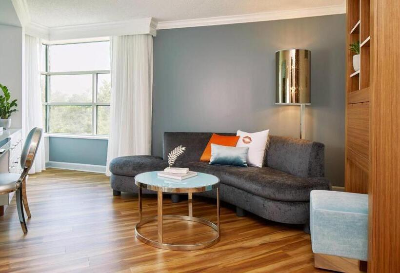 غرفة إدارية سرير كينج, Renaissance Charlotte Southpark