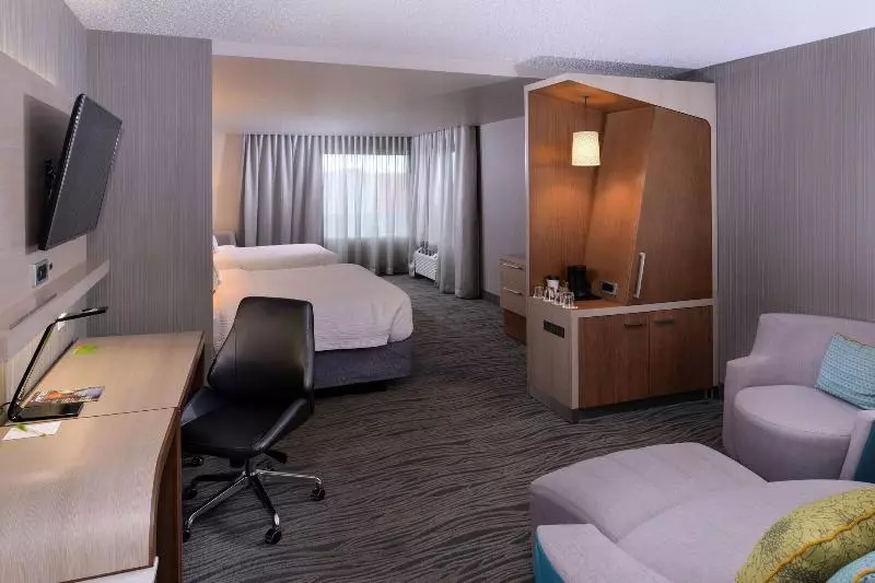 キングサイズベッドのスイートルーム, The Bethesdan Hotel, Tapestry Collection By Hilton