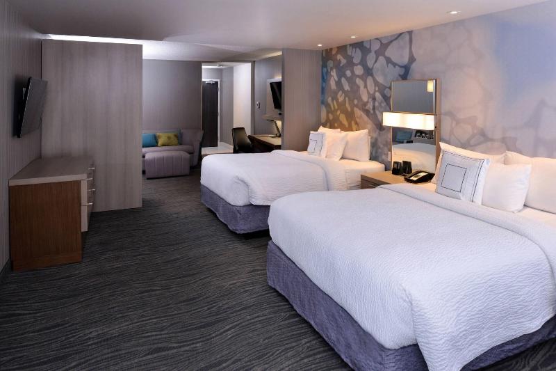 스위트 킹사이즈 침대, The Bethesdan Hotel, Tapestry Collection By Hilton