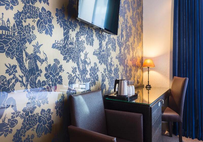 Standard Room King Size Bed, The Line Hotel La