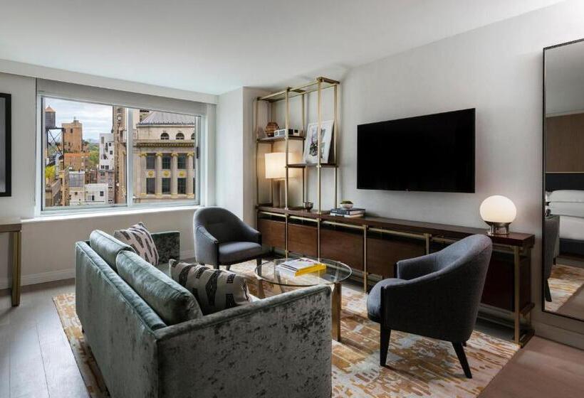 اتاق لوکس با تخت بزرگ, Thompson Central Park New York, By Hyatt