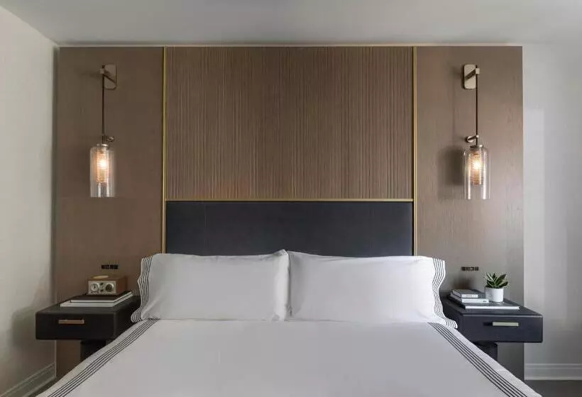 Standard-huone King-vuode, Thompson Central Park New York, By Hyatt