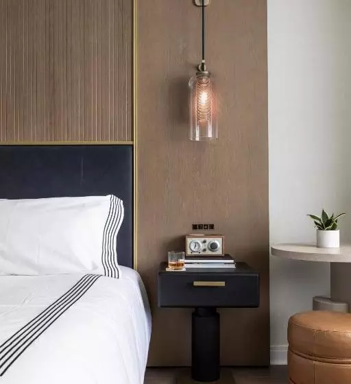 Standard-invahuone King-vuode, Thompson Central Park New York, By Hyatt