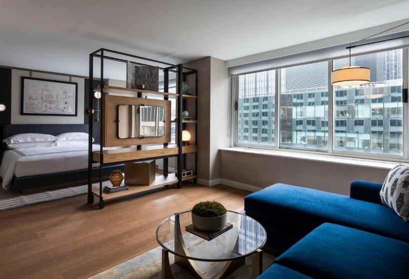 带大床的标准工作室, Thompson Central Park New York, By Hyatt