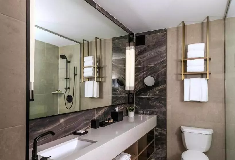 Standard-studio King-vuode, Thompson Central Park New York, By Hyatt