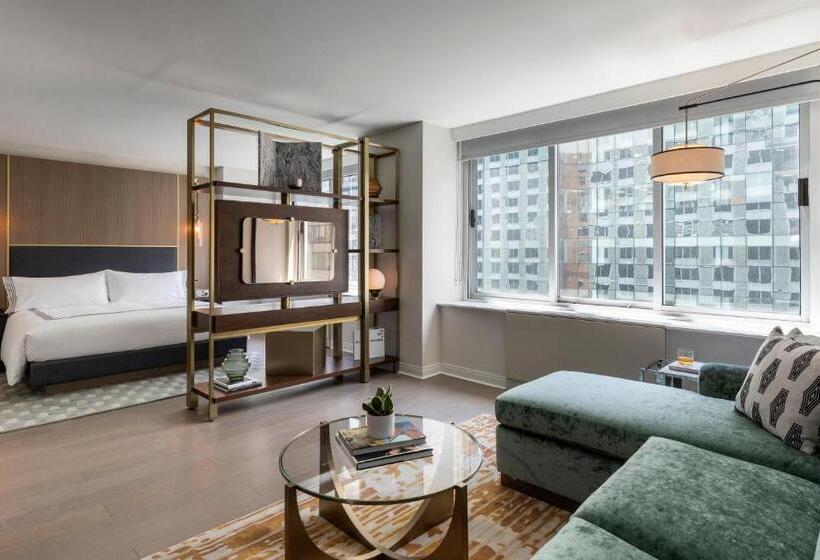 带大床的标准工作室, Thompson Central Park New York, By Hyatt