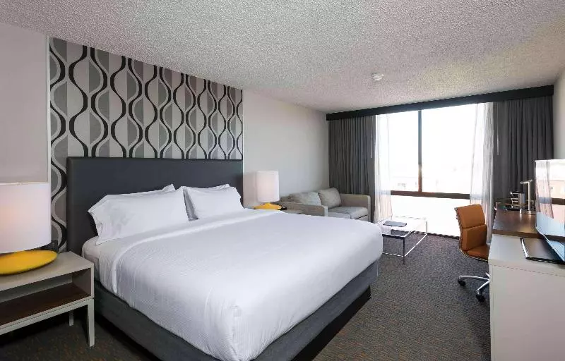 キングサイズベッドのデラックスルーム, Wyndham Fort Smith City Center