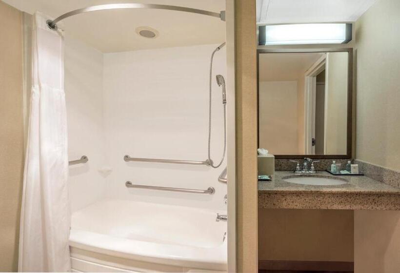 غرفة قياسية لذوى الاحتياجات الخاصة, Wyndham Garden Washington Dc North