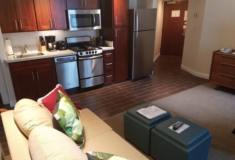 סוויטה דלוקס, Imperial Hawaii Resort