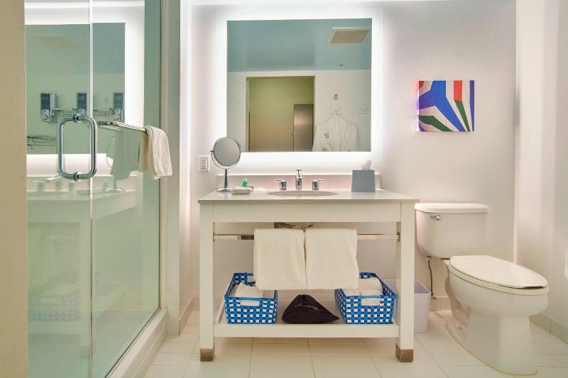 Standard Værelse King Size Seng, Four Points By Sheraton Punta Gorda Harborside