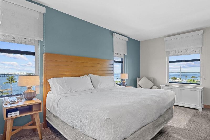 Standard Værelse King Size Seng, Four Points By Sheraton Punta Gorda Harborside