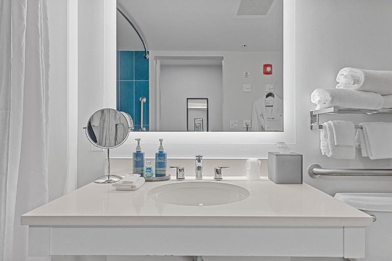 Standard Værelse King Size Seng, Four Points By Sheraton Punta Gorda Harborside