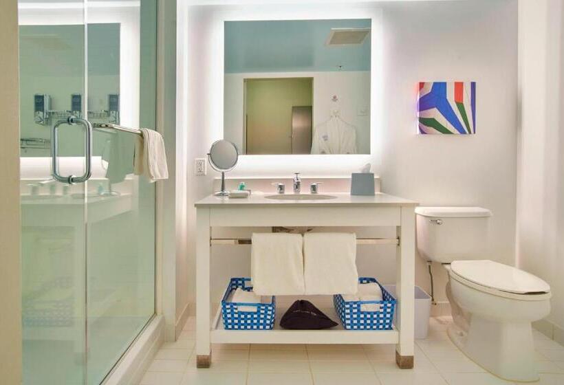 Standard Værelse King Size Seng, Four Points By Sheraton Punta Gorda Harborside