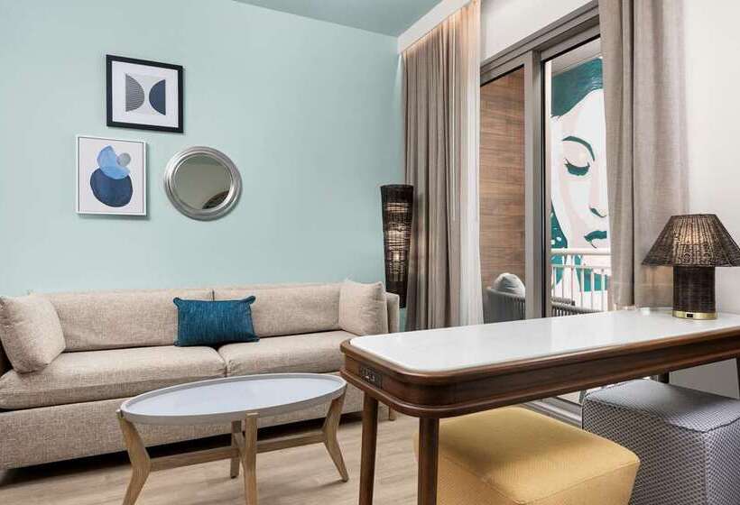 Номер Стандарт с Балконом, Hilton Garden Inn St. Pete Beach