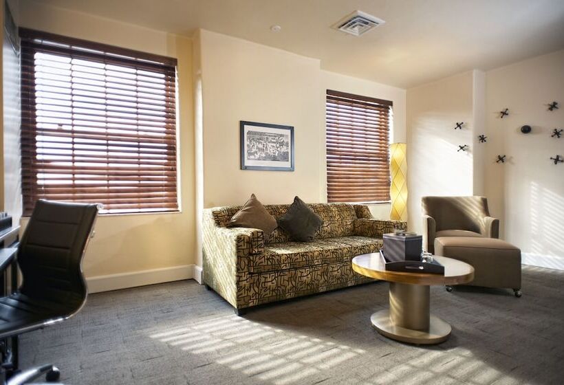 جناح جونيور, Andaluz Albuquerque, Curio Collection By Hilton