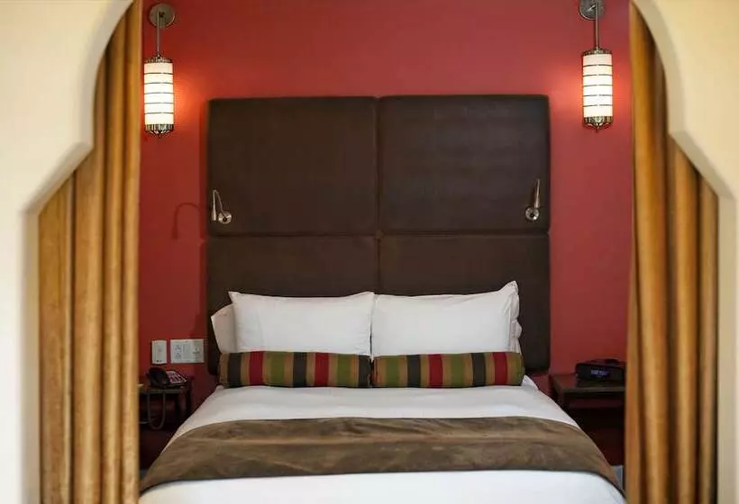 سوییت جونیور, Andaluz Albuquerque, Curio Collection By Hilton