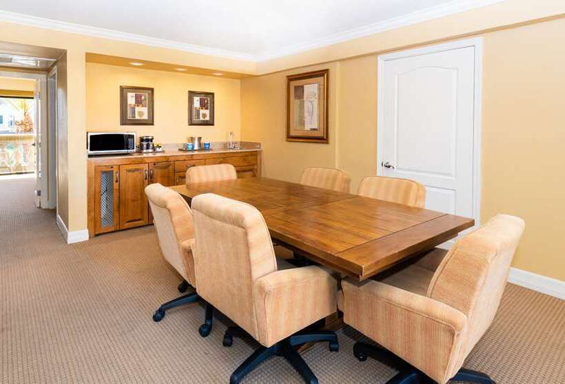 מיטת קינג בסוויטה, Andaluz Albuquerque, Curio Collection By Hilton