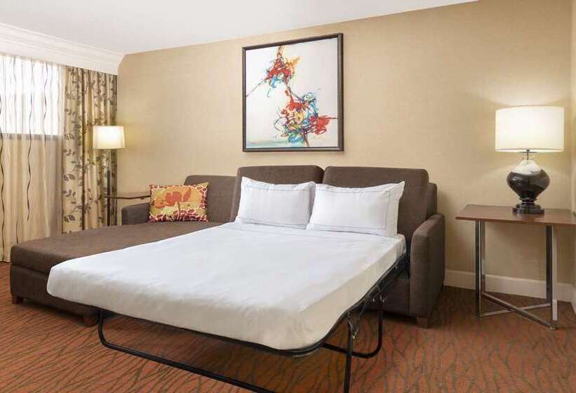 מיטת קינג בסוויטה, Andaluz Albuquerque, Curio Collection By Hilton