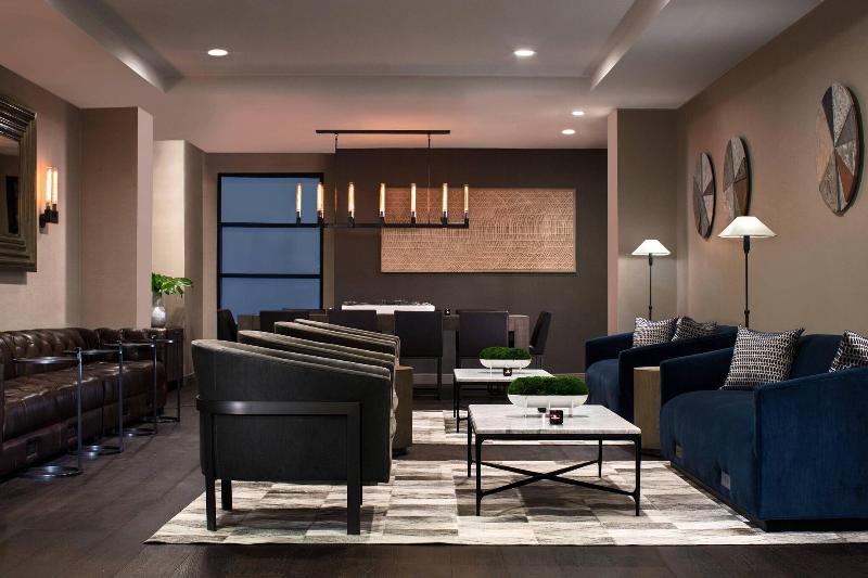 클럽 룸 킹침대, Bethesda Marriott