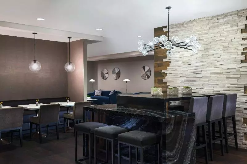 キングサイズベッドのクラブルーム, Bethesda Marriott