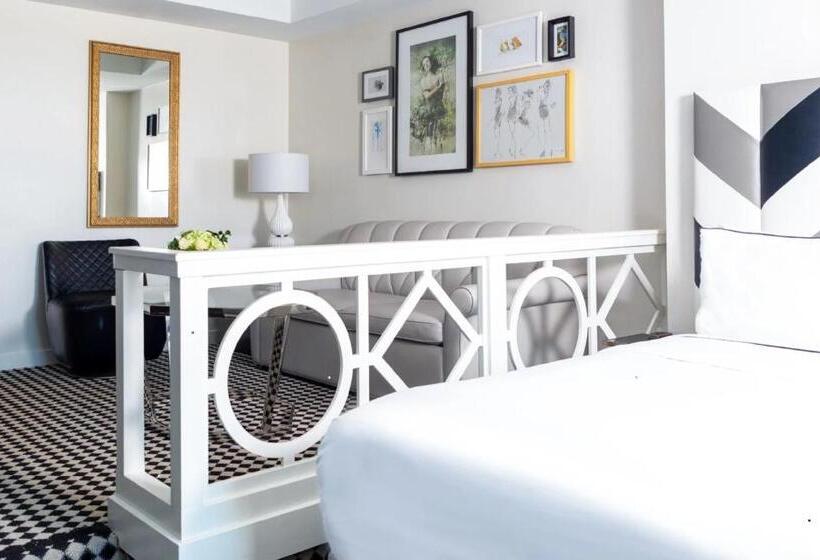 Люкс Повышенной Комфортности, Chamberlain West Hollywood