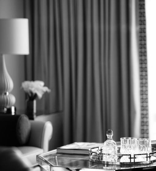 Люкс Премиум, Chamberlain West Hollywood