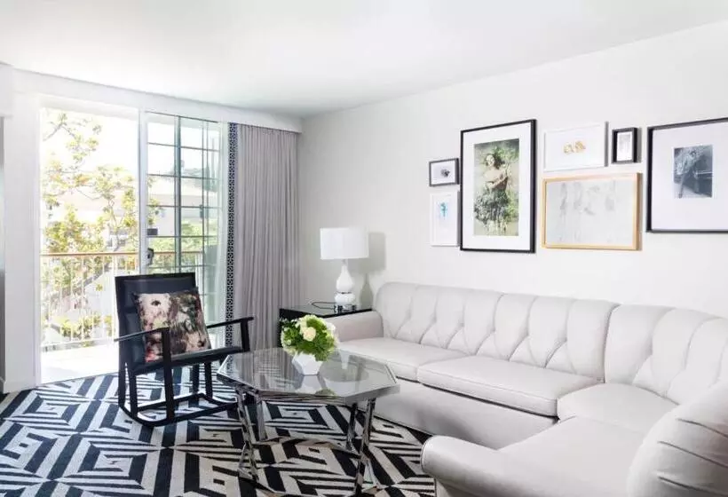 سوئیت با تخت بزرگ, Chamberlain West Hollywood