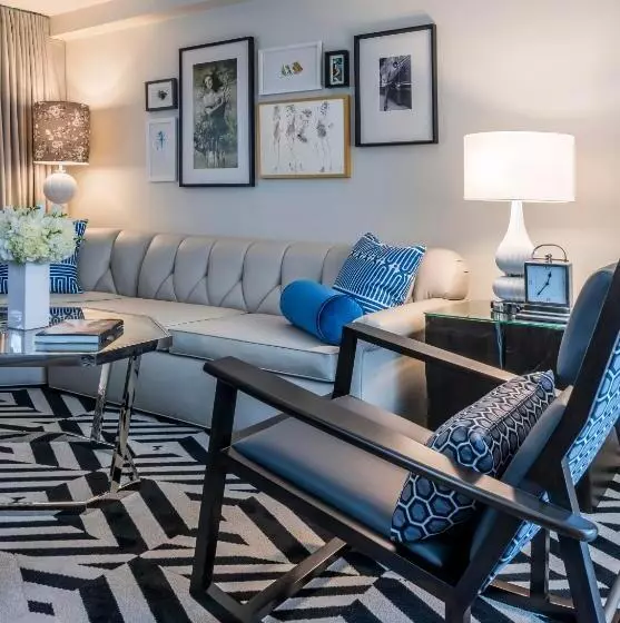 سوئیت با تخت بزرگ, Chamberlain West Hollywood