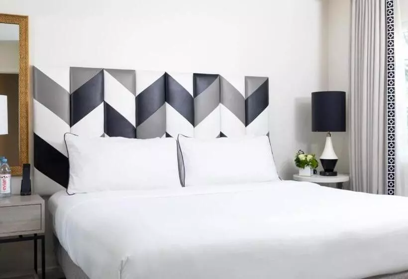 آپارتمان 1 خوابه, Chamberlain West Hollywood