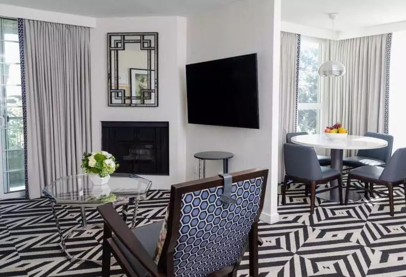 آپارتمان 1 خوابه, Chamberlain West Hollywood